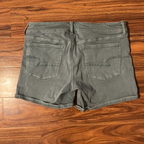 American Eagle midi shorts - Picture 2 of 3